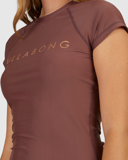 BILLABONG Serenity Short Sleeve Rashguard - Choc Cherry